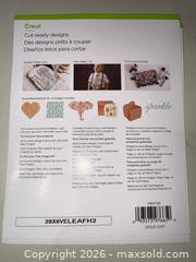 MaxSold Auction: Cricut Fabric Squares and Washable Fabric Pens Set - Warwick (Rhode Island, USA) SELLER MANAGED Reseller Online Auction - Warwick Avenue