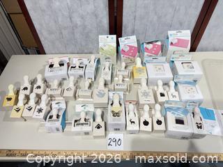 MaxSold Auction: Martha Stewart Crafts Paper Craft Punches Lot (35-40) - Warwick (Rhode Island, USA) SELLER MANAGED Reseller Online Auction - Warwick Avenue