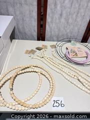 MaxSold Auction: Mixed Craft Supplies Kit for Wreath Making & DIY Decor - Warwick (Rhode Island, USA) SELLER MANAGED Reseller Online Auction - Warwick Avenue