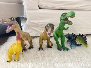 MaxSold Auction: Lot of 6 Small Multi-Color Toy Figures - Welland (Ontario, Canada) SELLER MANAGED Reseller Online Auction -  Stern Drive