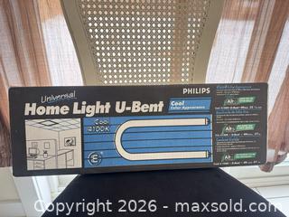 MaxSold Auction: Philips 40W U-Bent Fluorescent Tube 57 cm (4100K) - Welland (Ontario, Canada) SELLER MANAGED Reseller Online Auction -  Stern Drive