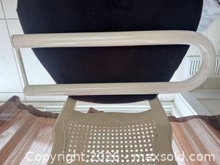 MaxSold Auction: Philips 40W U-Bent Fluorescent Tube 57 cm (4100K) - Welland (Ontario, Canada) SELLER MANAGED Reseller Online Auction -  Stern Drive