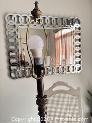 MaxSold Auction: Vintage Metal Table Lamp with Bronze Finish and Brass Accents - Welland (Ontario, Canada) SELLER MANAGED Reseller Online Auction -  Stern Drive