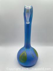 MaxSold Auction: Signed Igor Müller Art Glass Trumpet Bud Vase - Ottawa (Ontario, Canada) SELLER MANAGED Reseller Online Auction -  Decarie Drive