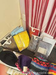 MaxSold Auction: Mixed Home Decor Lot: Knit Hats, Bamboo Shades, String Curtain Panels - Vancouver (British Columbia, Canada) PARTNER MANAGED Commercial Liquidation Online Auction -  East Hastings