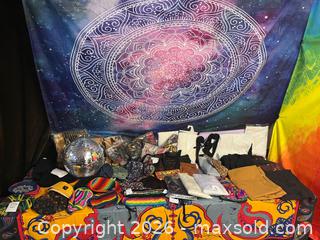 MaxSold Auction: Tapestries, Door Curtains, Purses, Wallet & More - Vancouver (British Columbia, Canada) PARTNER MANAGED Commercial Liquidation Online Auction -  East Hastings