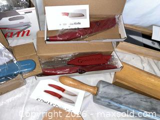 MaxSold Auction: Kitchen Utensils  - Fremont (California, USA) PARTNER MANAGED Estate Sale Online Auction - Las Palmas Avenue