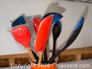 MaxSold Auction: Le Creuset Utensil Crock Utensils & Pinch Bowls - Fremont (California, USA) PARTNER MANAGED Estate Sale Online Auction - Las Palmas Ave