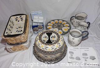 MaxSold Auction: Temp-Tations "Old World" Bakeware and more - Fremont (California, USA) PARTNER MANAGED Estate Sale Online Auction - Las Palmas Avenue