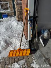 MaxSold Auction: Lot of 4 Shovels - Markham (Ontario, Canada) SELLER MANAGED Moving Online Auction - Winter Creek Crescent
