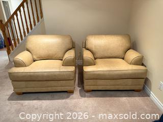 MaxSold Auction: Pair of La Z Boy Leather Large Armchairs (*LIKE NEW) - Markham (Ontario, Canada) SELLER MANAGED Moving Online Auction - Winter Creek Crescent