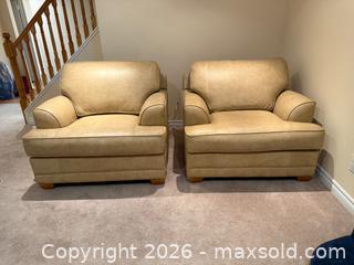 MaxSold Auction: Pair of La Z Boy Leather Large Armchairs (*LIKE NEW) - Markham (Ontario, Canada) SELLER MANAGED Moving Online Auction - Winter Creek Crescent