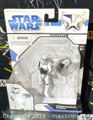 MaxSold Auction: Star Wars set of 6 keychains - Lakeland (Florida, USA) SELLER MANAGED Downsizing Online Auction - West Socrum Loop Road