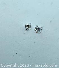 MaxSold Auction: Natural VVS!  (0.15ctw) princess cut Diamonds - Toronto (Ontario, Canada) PARTNER MANAGED Downsizing Online Auction - Queen Street East