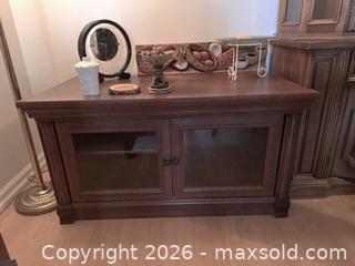 MaxSold Auction: Brown Solid Wood and Glass TV Stand / Media Console (Medium) - Toronto (Ontario, Canada) SELLER MANAGED Estate Sale Online Auction - Lake Shore Boulevard West (CONDO)