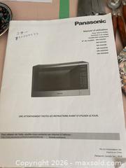 MaxSold Auction: Panasonic Microwave Oven NN-SG636W 1100W White C - Toronto (Ontario, Canada) Downsizing Online Auction - Century Drive
