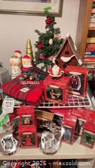 MaxSold Auction: Star Wars and Star Trek Christmas Ornaments and More B - Toronto (Ontario, Canada) Downsizing Online Auction - Century Drive