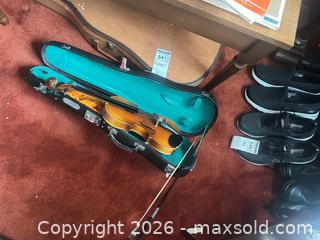 MaxSold Auction: Violin with Hard Case and Bow B - Toronto (Ontario, Canada) Downsizing Online Auction - Century Drive
