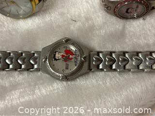 MaxSold Auction: 20  Watches / random makes / models - Idaho Springs (Colorado, USA) PARTNER MANAGED Estate Sale Online Auction - Idaho Street
