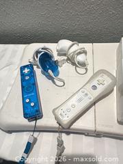 MaxSold Auction: Nintendo Wii (original) Console + Accessories Bundle & 8 Wii games  - Oklahoma City (Oklahoma, USA) SELLER MANAGED Downsizing Online Auction - Skylark Court