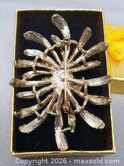 MaxSold Auction: Gold Floral Brooch - Toronto (Ontario, Canada) SELLER MANAGED Estate Sale Online Auction - Swanwick Avenue