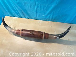 MaxSold Auction: Horns wall decoration  - Elgin (Ontario, Canada) SELLER MANAGED Estate Sale Online Auction - Main Street