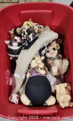 MaxSold Auction: Assorted Pigs & Piglets Figurines & Plush Lot (11-20 Pieces) - Brighton (Ontario, Canada) SELLER MANAGED Estate Sale Online Auction - Drewery Street