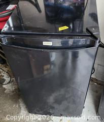 MaxSold Auction: Kenmore Mini Fridge Compact Refrigerator 2.5–4.5 cu ft Black - Brighton (Ontario, Canada) SELLER MANAGED Estate Sale Online Auction - Drewery Street