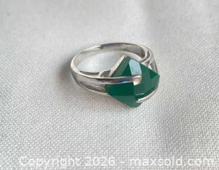 MaxSold Auction: 925 Sterling Silver GREEN ONYX Ring Size 7  - Shelburne (Ontario, Canada) SELLER MANAGED Downsizing Online Auction - Main Street East