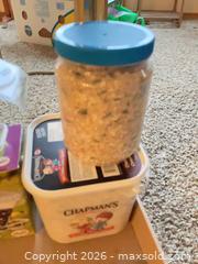 MaxSold Auction: Bird feeder and more - Salmon Arm (British Columbia, Canada) SELLER MANAGED Downsizing Online Auction - 5 Avenue North East                    