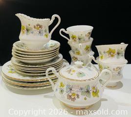 MaxSold Auction: (22 Pcs) Vintage English Royal Standard Bone Chine Tea Set  - Toronto (Ontario, Canada) PARTNER MANAGED Reseller Online Auction - Queen Street West