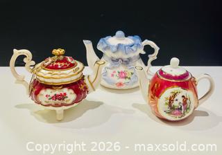 MaxSold Auction: (3) Vintage Collectible Small Porcelain Decorative Teapots  - Toronto (Ontario, Canada) PARTNER MANAGED Reseller Online Auction - Queen Street West