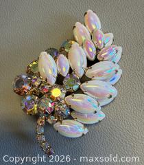 MaxSold Auction: Vintage Gold Tone Milk Glass Rhinestone Leaf Brooch - Toronto (Ontario, Canada) PARTNER MANAGED Reseller Online Auction - Queen Street West
