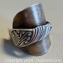 MaxSold Auction: Vintage Signed 925 Silver Unique Design Ring - Marked  - Toronto (Ontario, Canada) PARTNER MANAGED Reseller Online Auction - Queen Street West