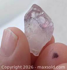 MaxSold Auction: Lot of 8 Small Amethyst Crystal Points - Brantford (Ontario, Canada) SELLER MANAGED Reseller Online Auction - West Street (CONDO)