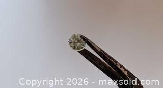 MaxSold Auction: Lot of green sapphires ready for setting - Brantford (Ontario, Canada) SELLER MANAGED Reseller Online Auction - West Street (CONDO)