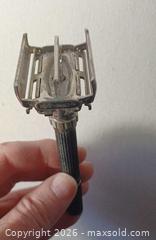 MaxSold Auction: Vintage Gillette Super Adjustable Safety Razor 109 - Brantford (Ontario, Canada) SELLER MANAGED Reseller Online Auction - West Street (CONDO)