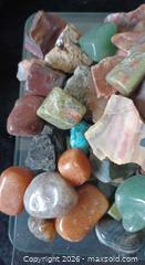 MaxSold Auction: Wholesale lot of mixed Agates and gemstones  - Brantford (Ontario, Canada) SELLER MANAGED Reseller Online Auction - West Street (CONDO)