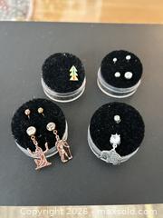 MaxSold Auction: Lot of 4+ Stud Earrings -ebn - Maple Ridge (British Columbia, Canada) PARTNER MANAGED Estate Sale Online Auction - 203 Street