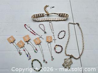 MaxSold Auction: lot of Necklaces and Bracelets -ebn - Maple Ridge (British Columbia, Canada) PARTNER MANAGED Estate Sale Online Auction - 203 Street