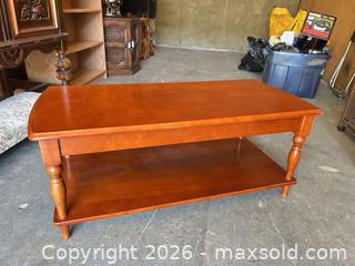 MaxSold Auction: Traditional Coffee Table, Veneer over Engineered Wood - gp - Maple Ridge (British Columbia, Canada) PARTNER MANAGED Estate Sale Online Auction - 203 Street