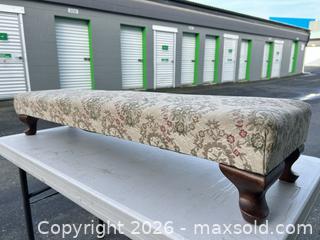 MaxSold Auction: Vintage Traditional Wooden Bench with Carved Cabriole Legs -dc - Maple Ridge (British Columbia, Canada) PARTNER MANAGED Estate Sale Online Auction - 203 Street