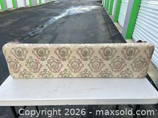 MaxSold Auction: Vintage Traditional Wooden Bench with Carved Cabriole Legs -dc - Maple Ridge (British Columbia, Canada) PARTNER MANAGED Estate Sale Online Auction - 203 Street