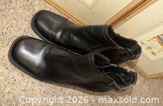 MaxSold Auction: Ladies size 10 Dockers black leather ankle boots booties  - Warwick Township (Pennsylvania, USA) SELLER MANAGED Estate Sale Online Auction -  Crocker Lane