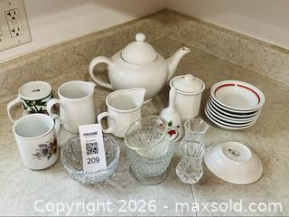 MaxSold Auction: Tea Pot And More - Kingston (Ontario, Canada) SELLER MANAGED Estate Sale Online Auction - Joyce Street