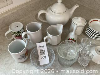 MaxSold Auction: Tea Pot And More - Kingston (Ontario, Canada) SELLER MANAGED Estate Sale Online Auction - Joyce Street