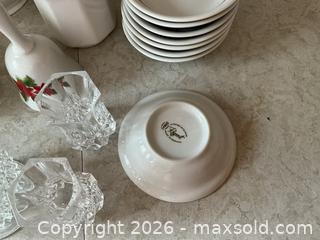 MaxSold Auction: Tea Pot And More - Kingston (Ontario, Canada) SELLER MANAGED Estate Sale Online Auction - Joyce Street