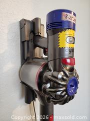 MaxSold Auction: Dyson V8 Stick Vacuum - Sacramento (California, USA) SELLER MANAGED Moving Online Auction - Smithfield Way