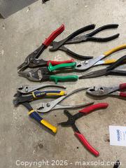 MaxSold Auction: Collection of hand tools - North Saanich (British Columbia, Canada) SELLER MANAGED Downsizing Online Auction - Lands End Road            