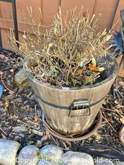 MaxSold Auction: Lot of 2 Small/Medium Sized pots  - San Jose (California, USA) SELLER MANAGED Estate Sale Online Auction - Halkins Drive